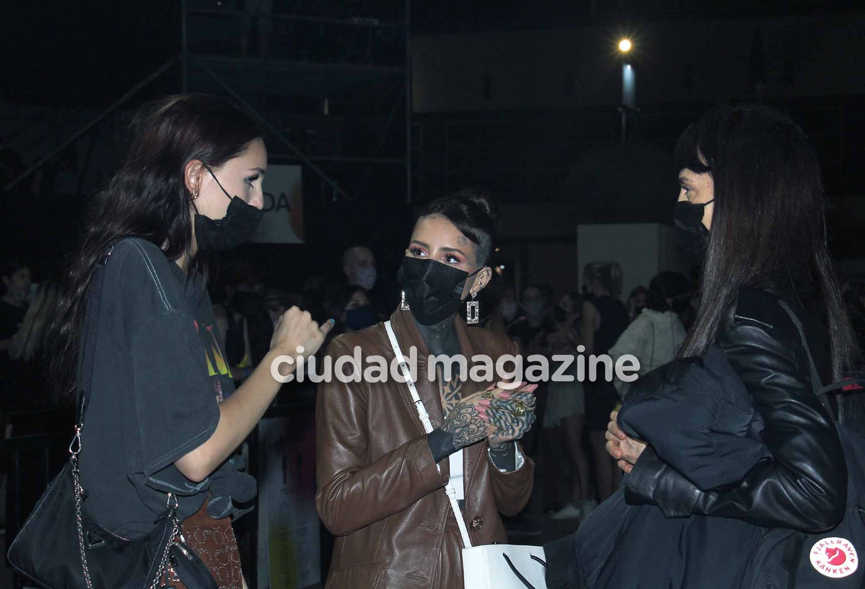 La familia de Juanita Tinelli alentó a la modelo en la pasarela (Fotos: Movilpress).