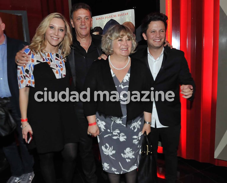 La familia Lopilato, en la premiere de Perdida. (Foto: Movilpress)