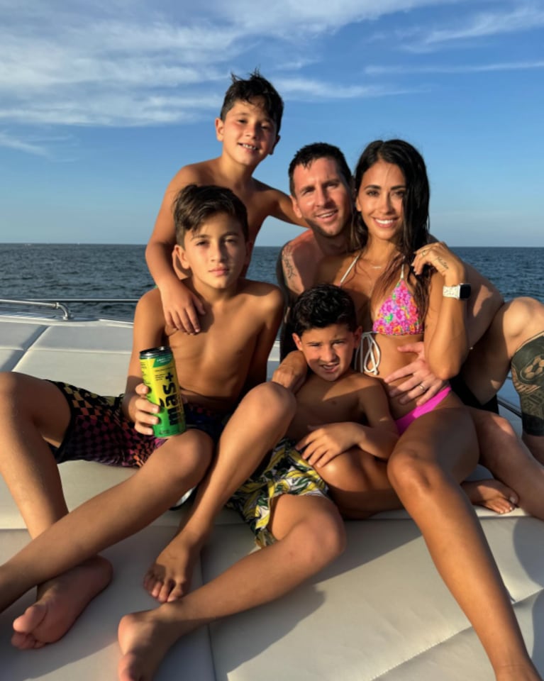 La familia Messi fue a navegar.