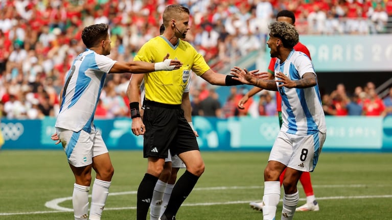 La insólita cantidad de minutos que adicionó el árbitro del partido entre Argentina y Marruecos en París 2024. (Reuters)