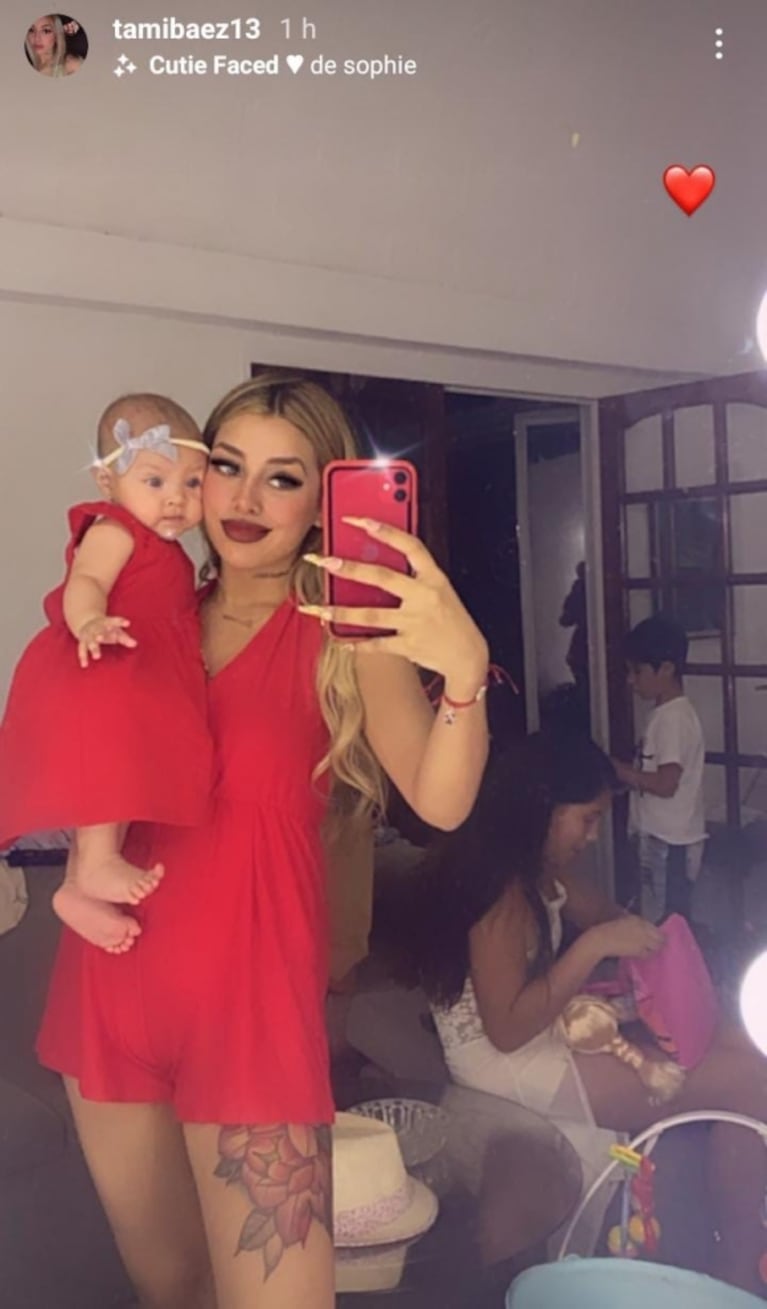 La intimidad del festejo navideño de L-Gante y Tamara Báez junto a su beba, Jamaica: "El mejor regalo"