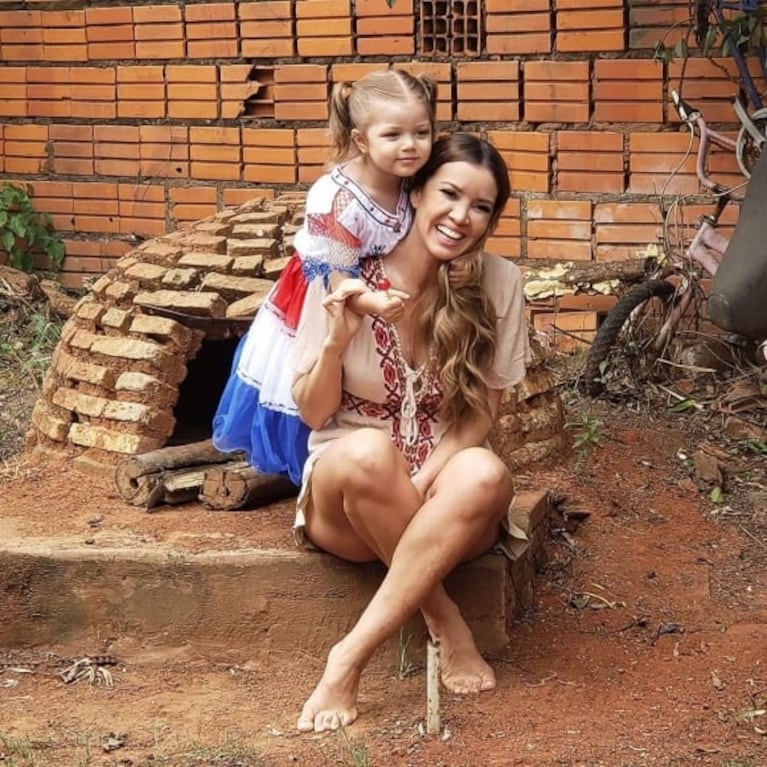 La nueva vida de Dallys Ferreira en Paraguay: "Ver a mi hija disfrutar de la tierra de su mamá es maravilloso"