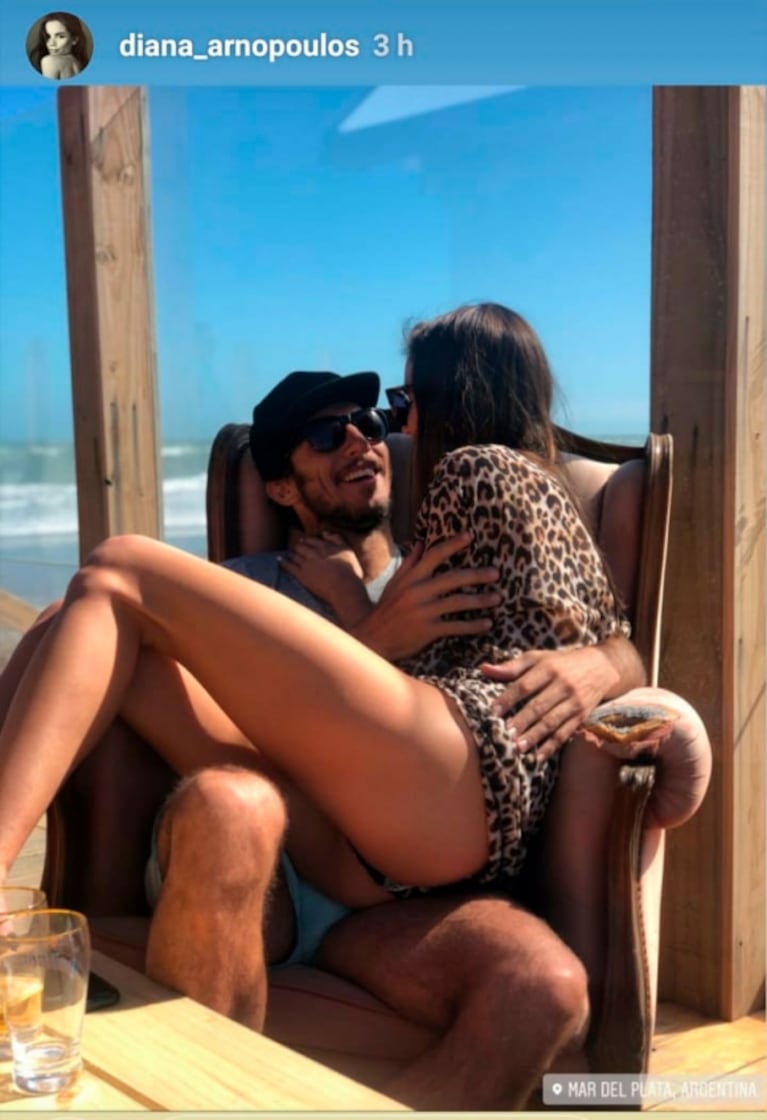 La primera foto romántica de Pico Mónaco, súper mimoso con su novia Diana Arnopoulos, en Mar del Plata