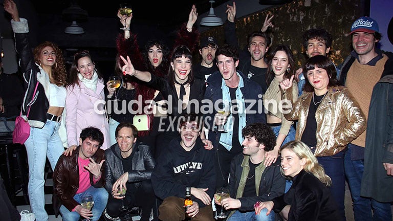 La reunión del elenco de ATAV 2 en un bar (Fotos: Movilpress). 