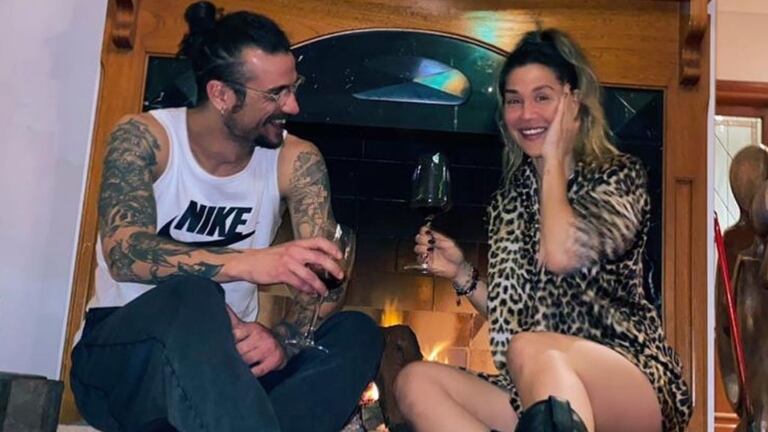 La romántica foto de WhatsApp de Daniel Osvaldo con Jimena Barón (Foto: Instagram)