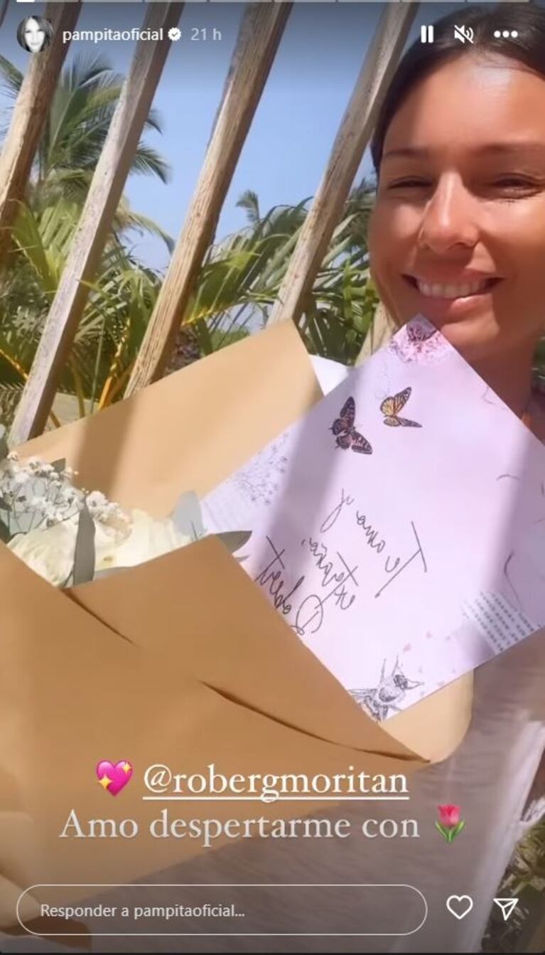 La sorpresa que le hizo llegar Roberto García a Pampita, de vacaciones en Punta Cana: "Me encanta despertarme con rosas"