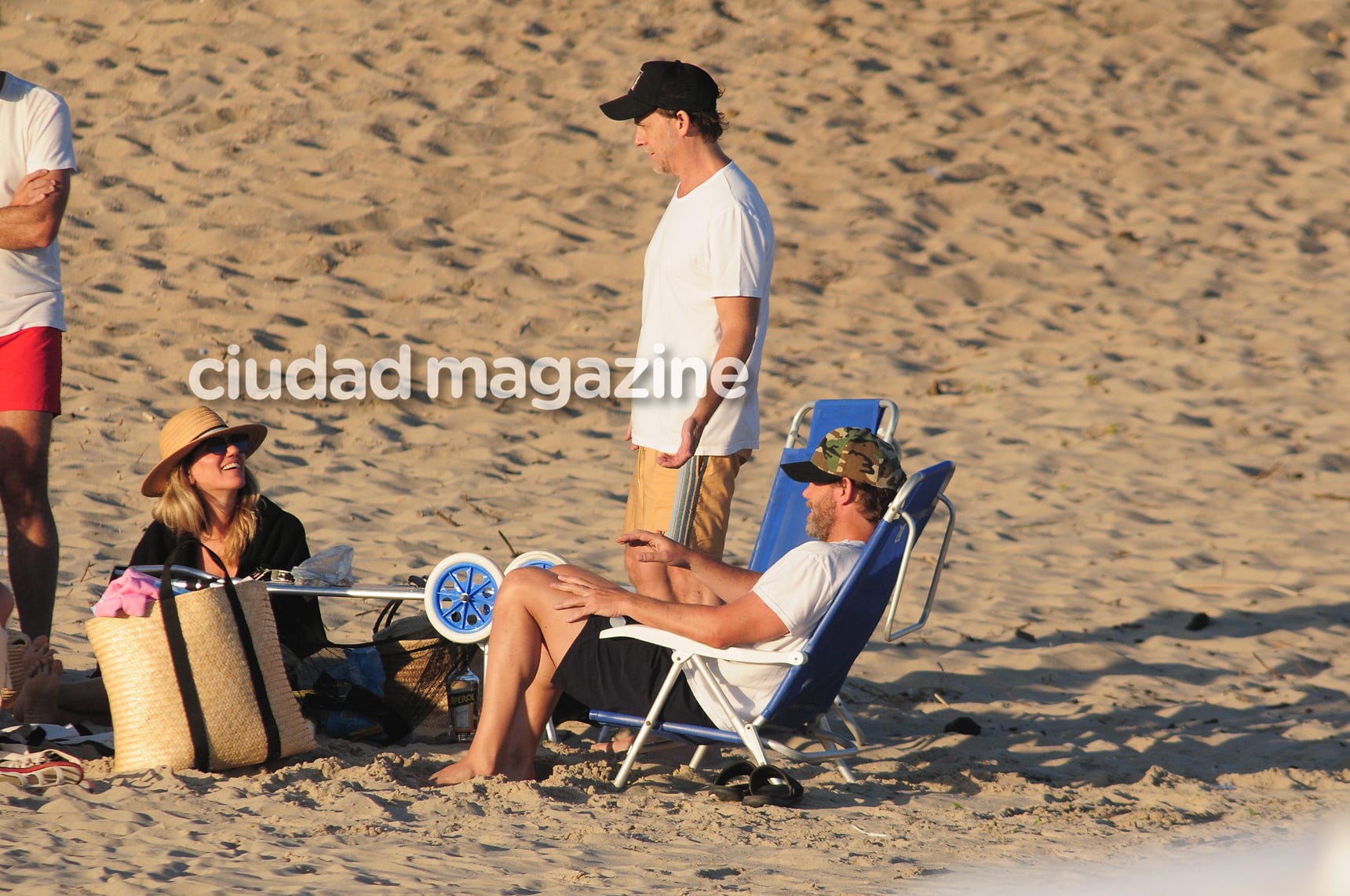 La tarde playera de Matías Martin y Natalia Graciano. Foto: GM Press