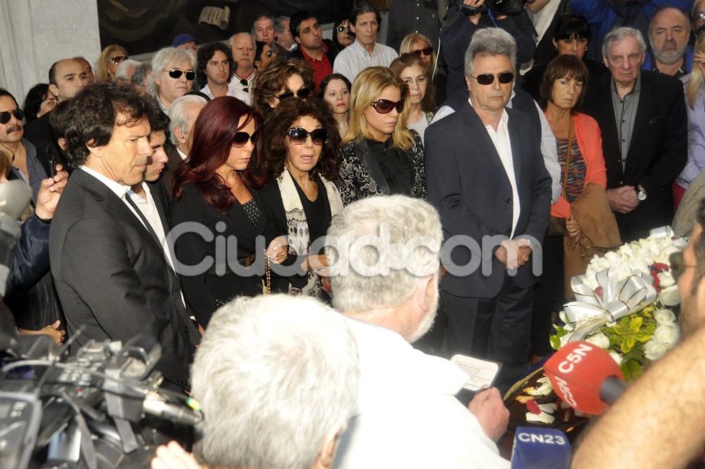 La última despedida a Juan Carlos Calabró. (Foto: Jennifer Rubio - Ciudad.com)