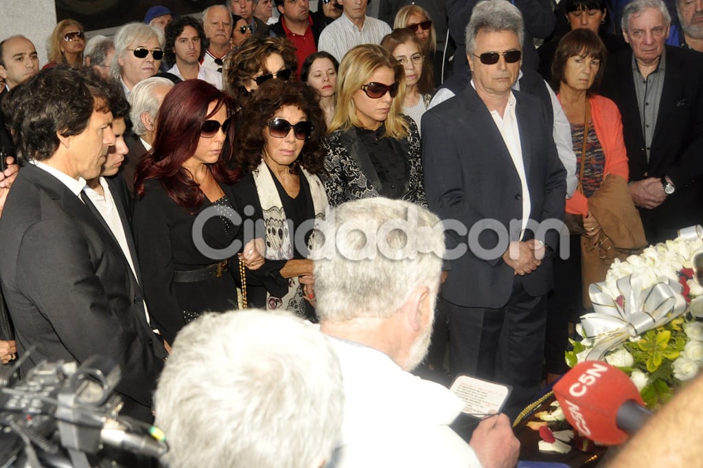 La última despedida a Juan Carlos Calabró. (Foto: Jennifer Rubio - Ciudad.com)