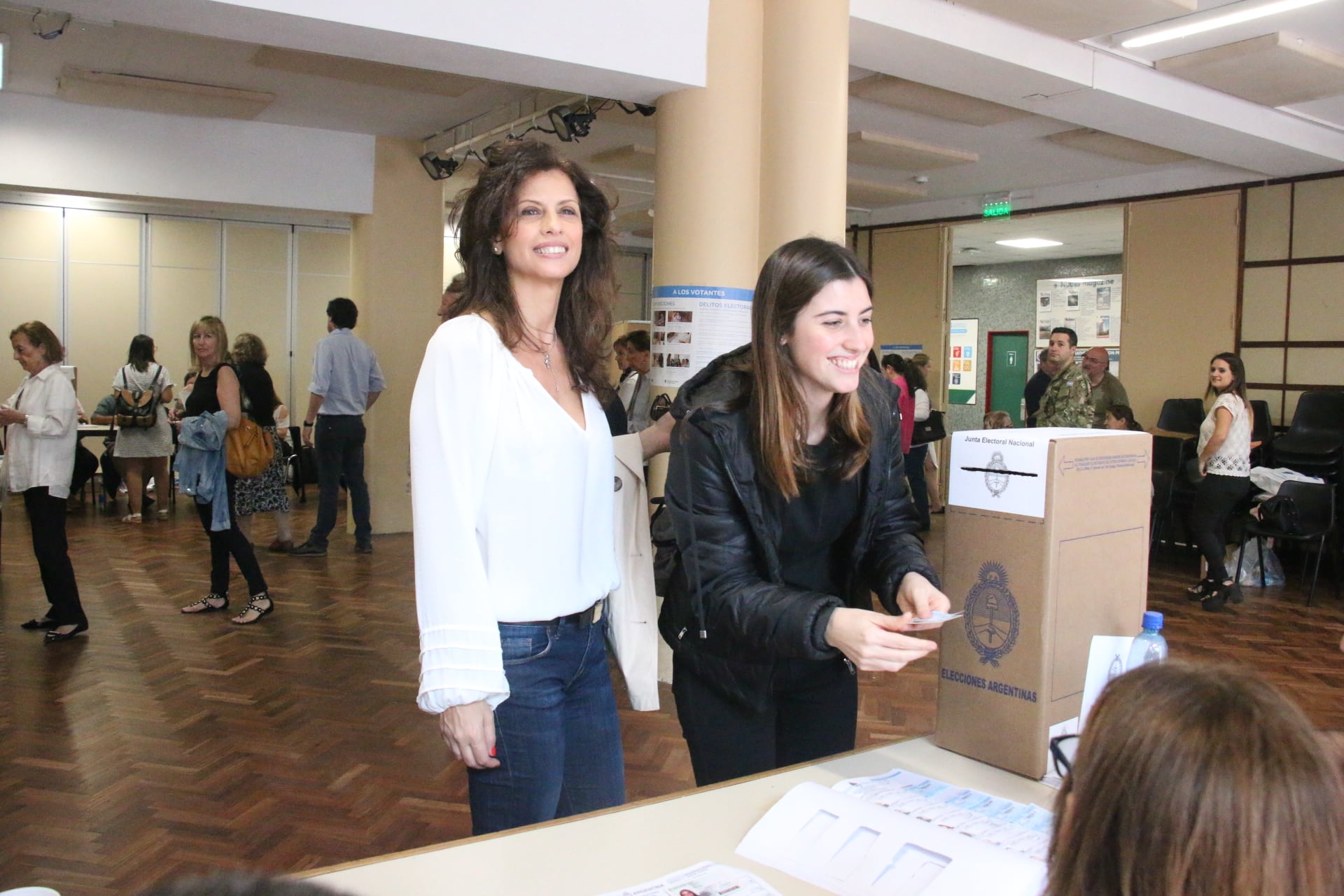 La votación de los famosos en las elecciones presidenciales 2019. (Foto: Movilpress)