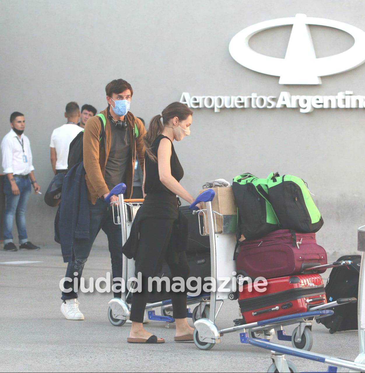 La vuelta de Pampita a Argentina tras anunciar su embarazo en México. Foto: Movilpress