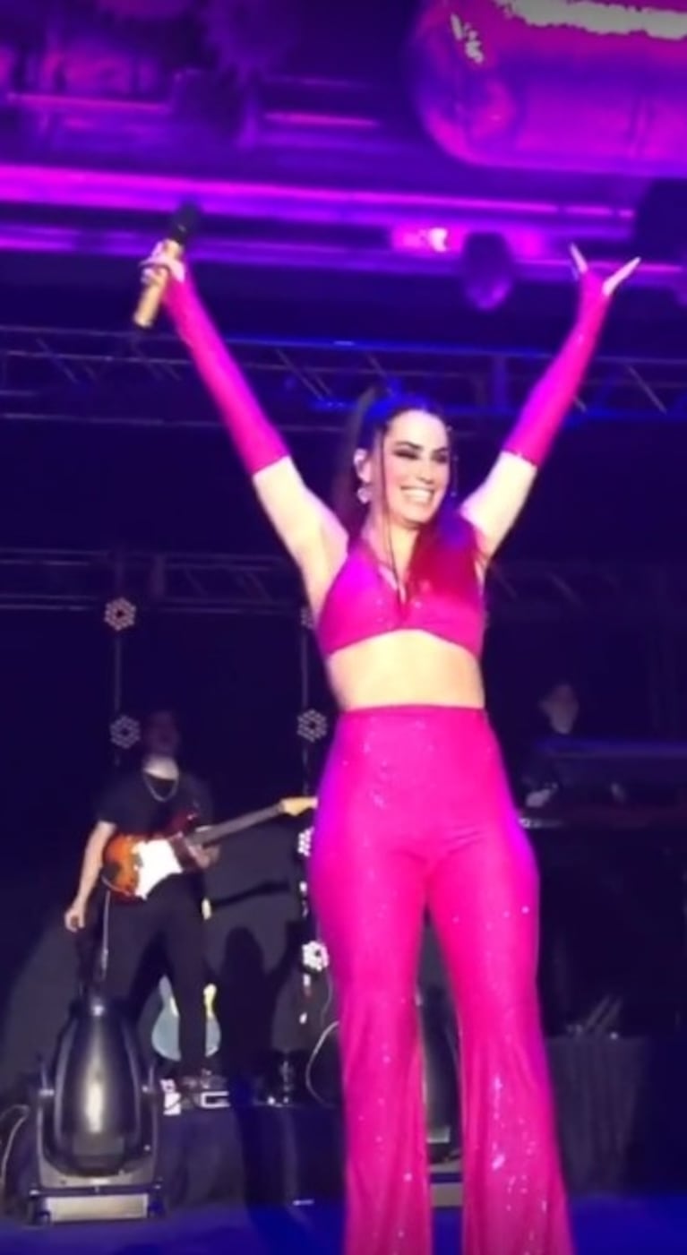 Lali Espósito se emocionó por una propuesta de casamiento en su show: "¡Dijo sí!"