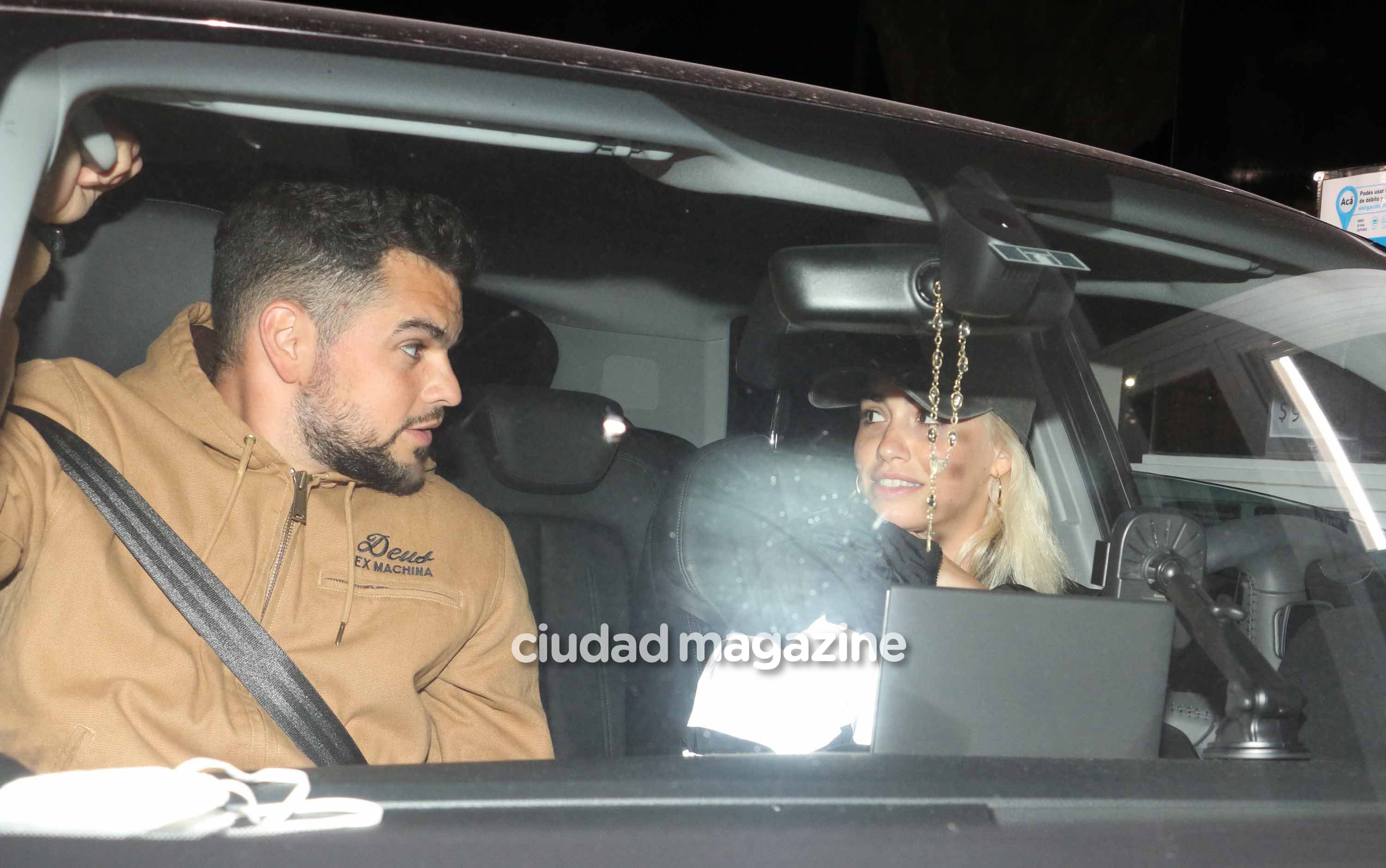 Lali Espósito y su novio, David Victori regresaron de las Cataratas del Iguazú. Foto: Movilpress