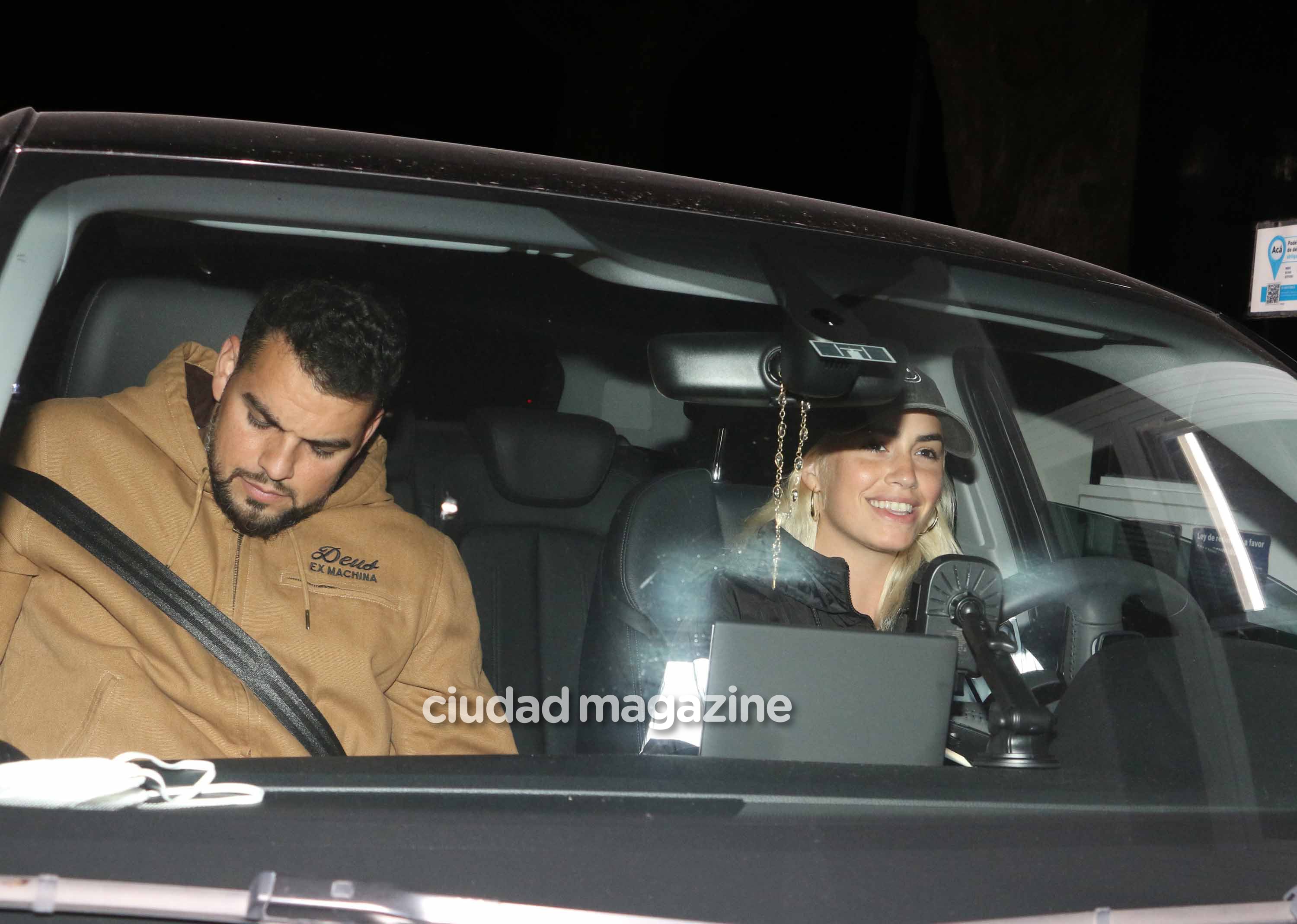 Lali Espósito y su novio, David Victori regresaron de las Cataratas del Iguazú. Foto: Movilpress