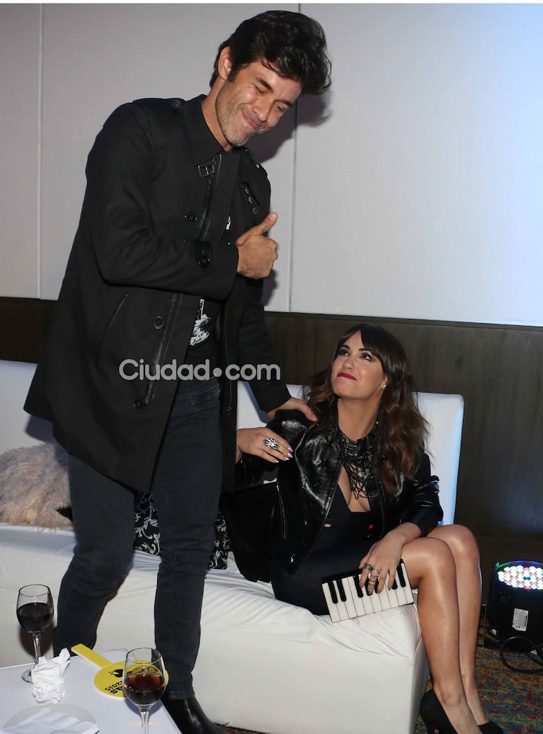 Lali y Mariano, juntos y enamorados en #LosMásClickeados2015. (Foto: Movilpress)