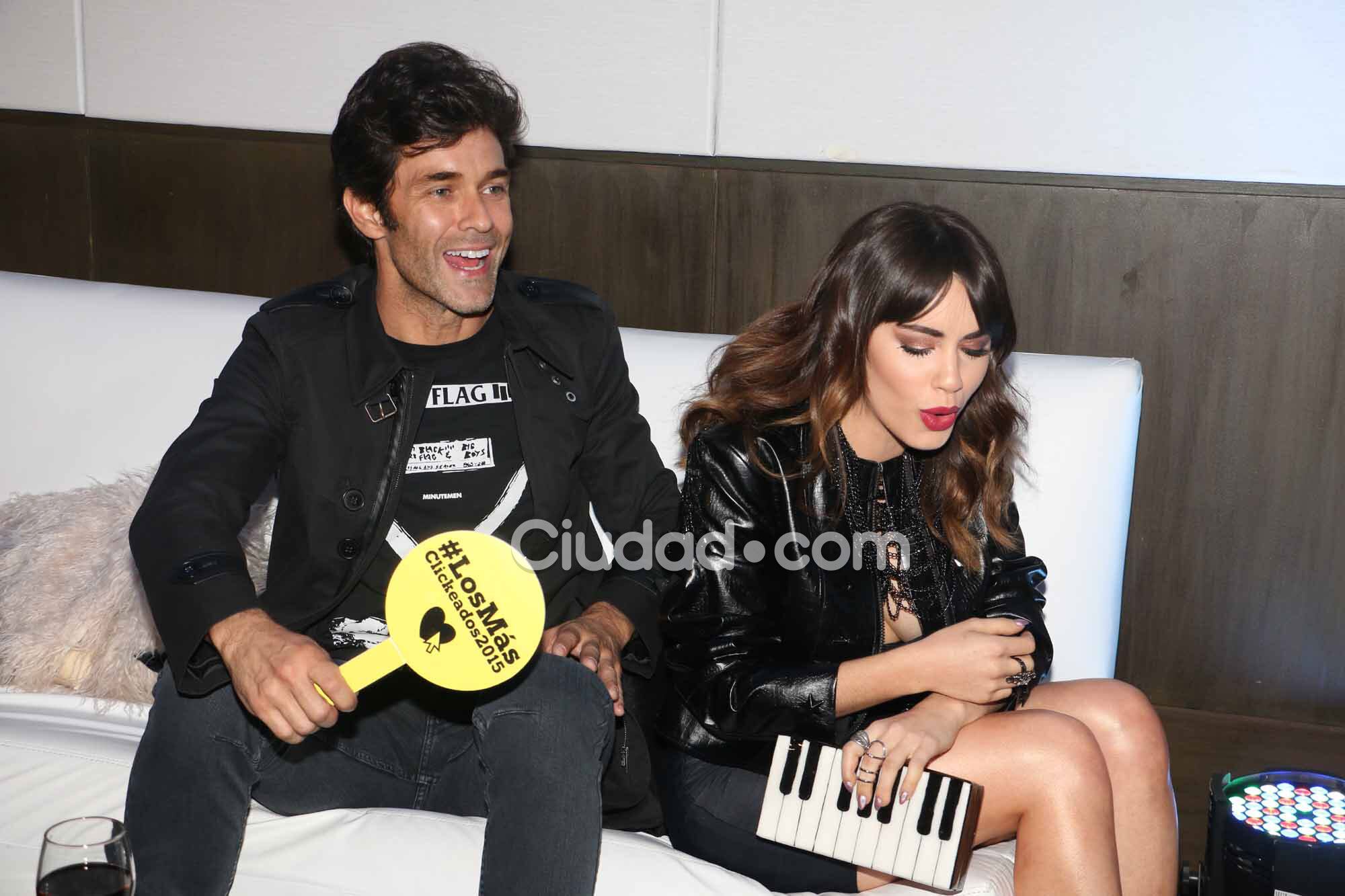 Lali y Mariano, juntos y enamorados en #LosMásClickeados2015. (Foto: Movilpress)