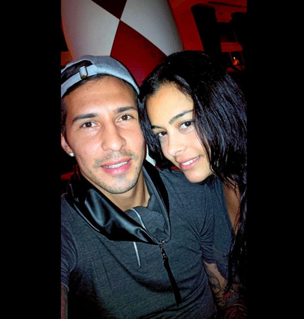 Larissa Riquelme y Jonathan Fabbro fueron violentamente asaltados. (Foto: Twitter)