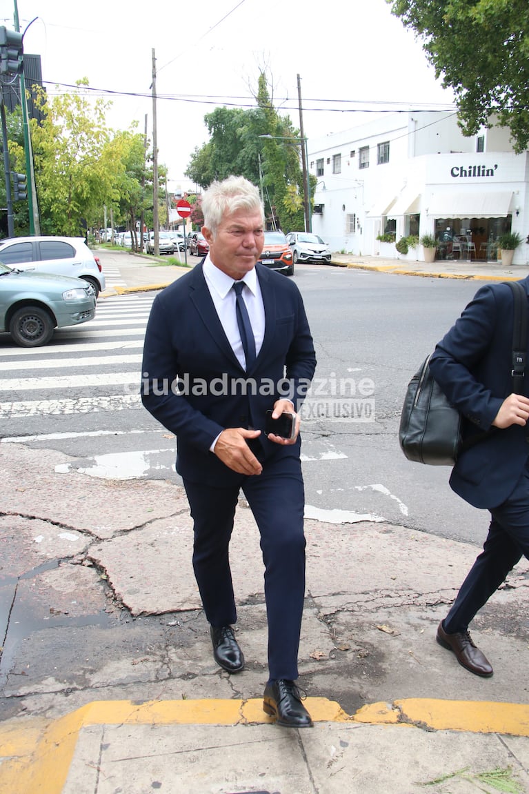 Las crudas fotos de Morena Rial encapuchada a la salida de la fiscalía