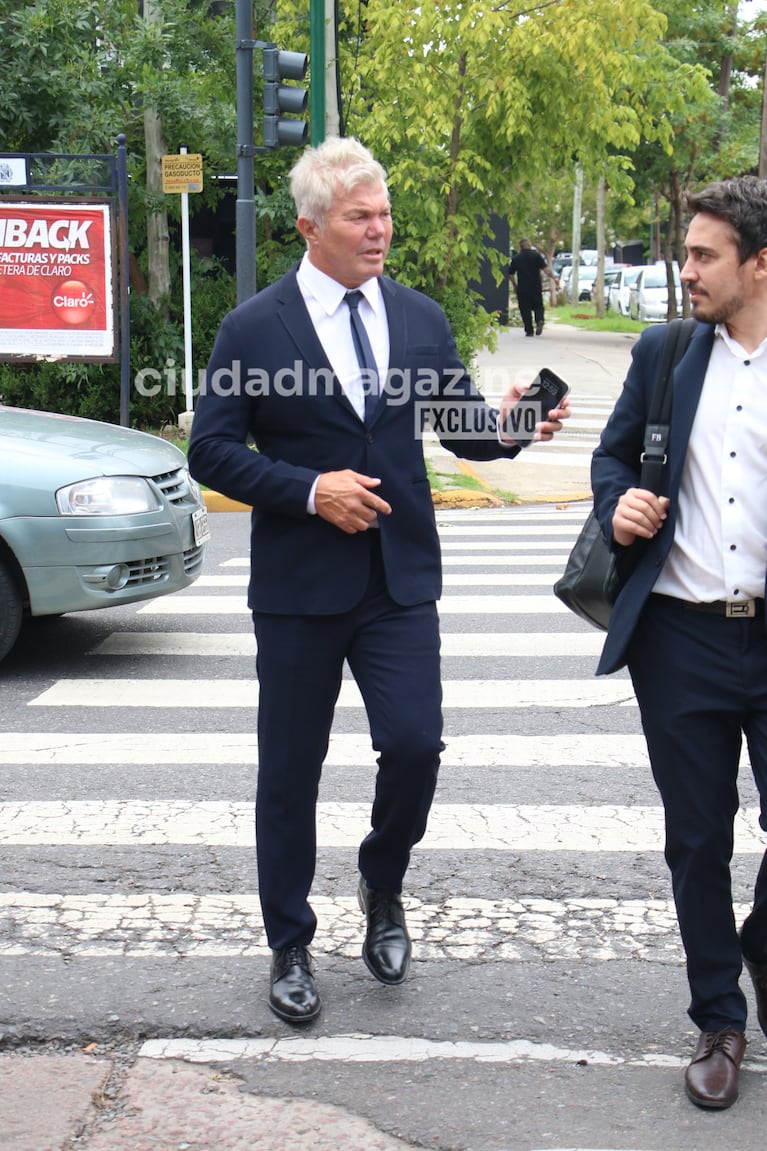 Las crudas fotos de Morena Rial encapuchada a la salida de la fiscalía