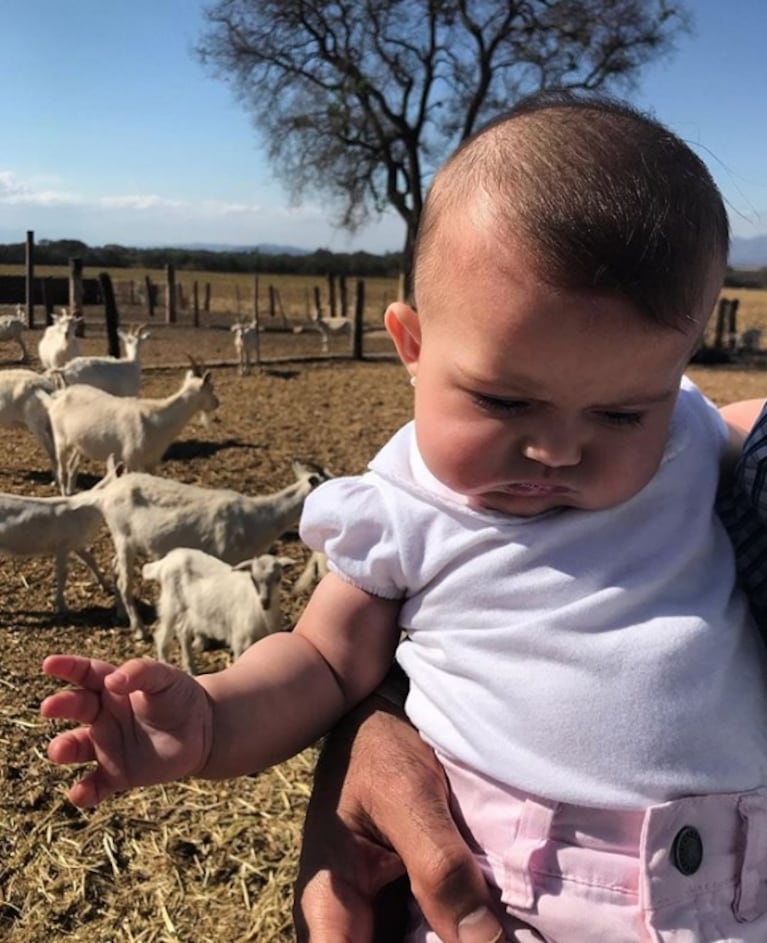 Las dulces postales de Isabel Macedo y Belita, su hija, disfrutando del sol salteño: "Mi beba"