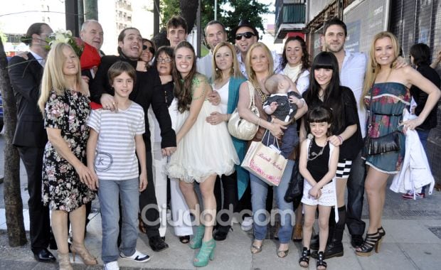 Las familias de los reciñen casados. (Foto: Jennifer Rubio)