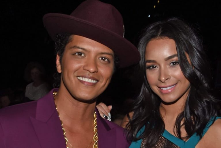 Las fanáticas de Bruno Mars odian a su novia