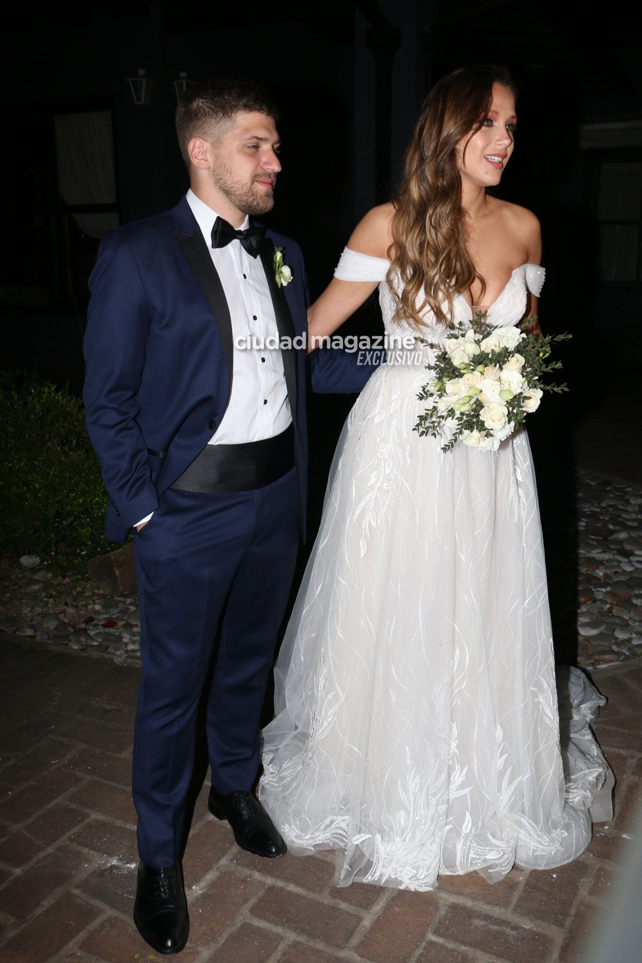 Las fotos de Barbie Vélez y Lucas Rodríguez en la noche de su fiesta de casamiento. (Foto: Movilpress)