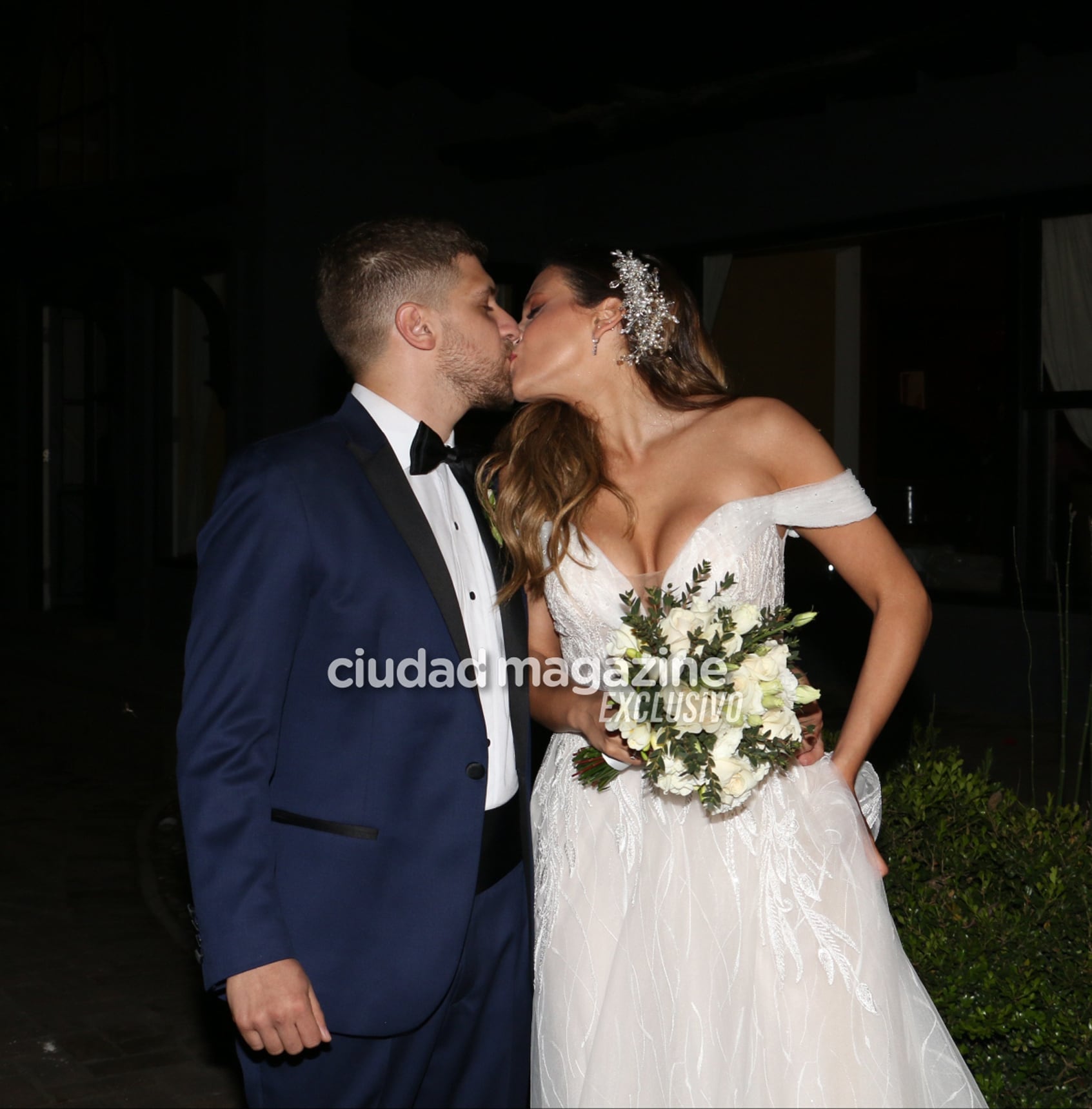 Las fotos de Barbie Vélez y Lucas Rodríguez en la noche de su fiesta de casamiento. (Foto: Movilpress)