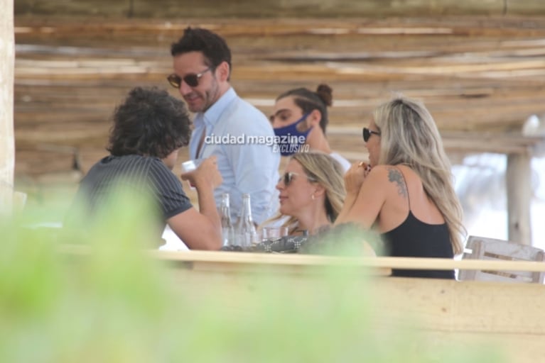 Las fotos de Benjamín Vicuña y su novia, Eli Sulichin: romántico almuerzo en José Ignacio