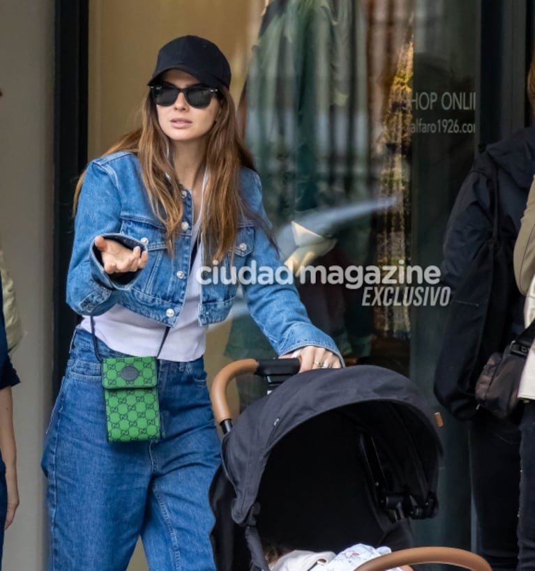 Las fotos de China Suárez paseando por Madrid con Magnolia: looks súper cancheros y diversión