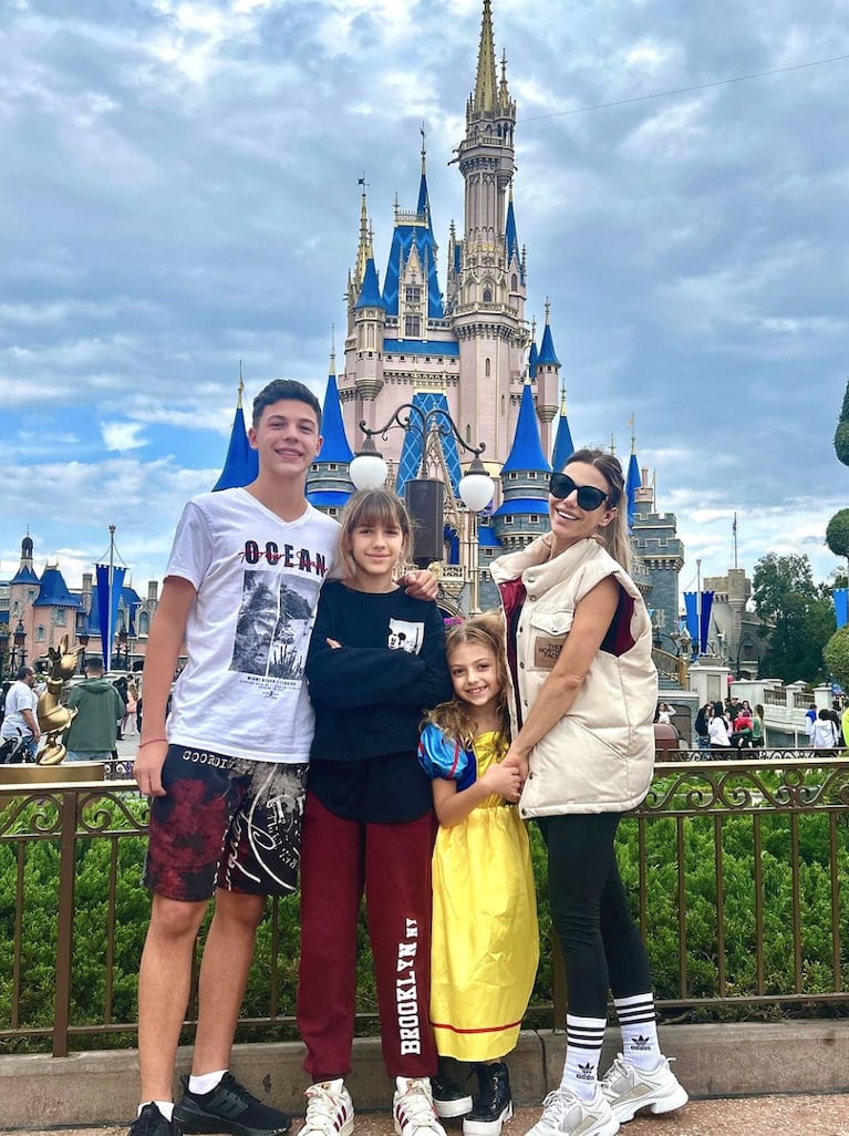 Las fotos de Evangelina Anderson de vacaciones con sus hijos en Disney