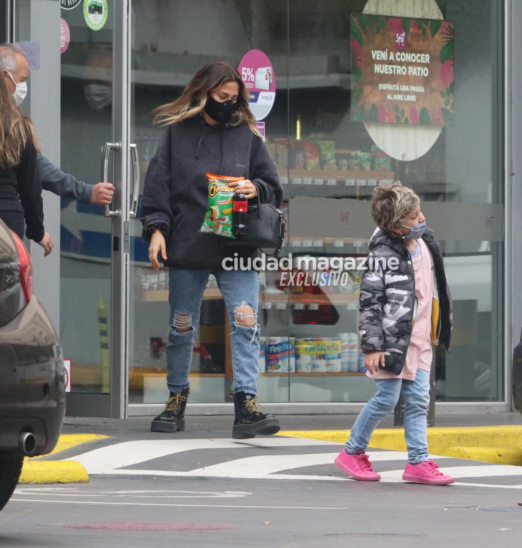 Las fotos de Jimena Barón y Momo camino al asado del jurado de La Academia (Foto: Movilpress)