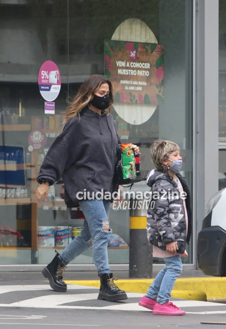 Las fotos de Jimena Barón y Momo camino al asado del jurado de La Academia (Foto: Movilpress)