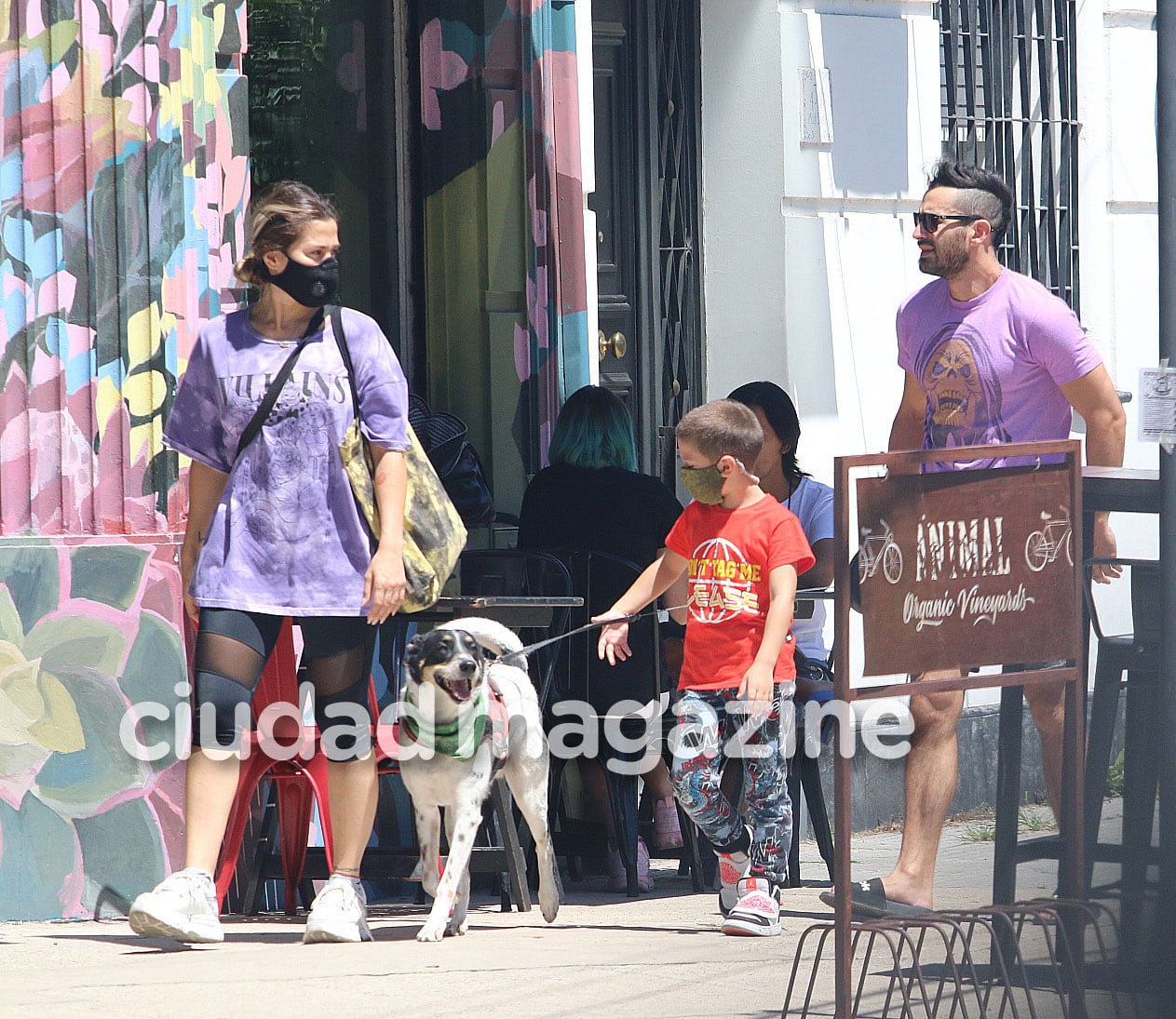 Las fotos de Jimena Barón y Tucu López, de paseo con Momo (Foto: Movilpress)