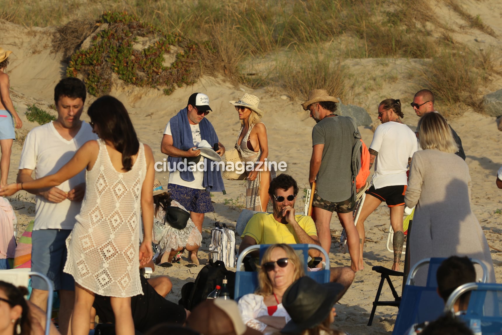 Las fotos de la tarde de playa de Luciana Salazar en Punta del Este. (Foto: GM Press)