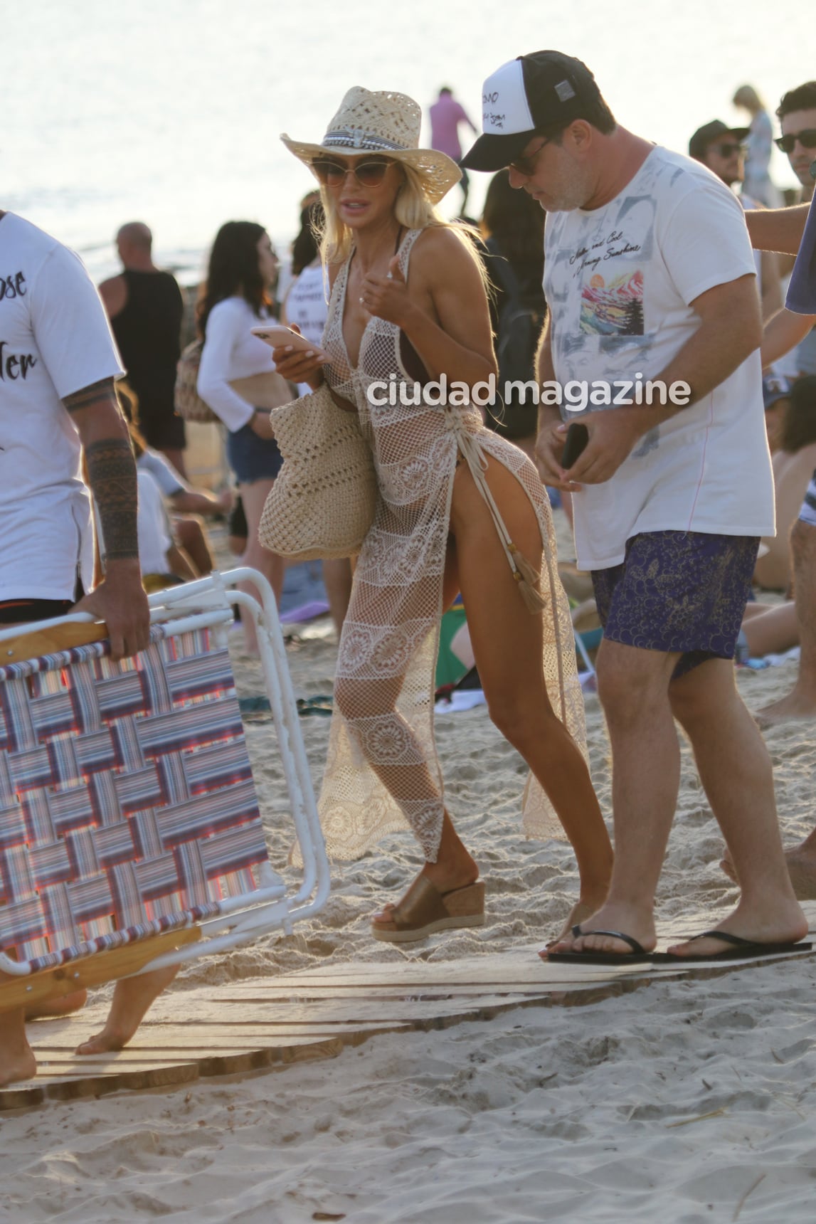 Las fotos de la tarde de playa de Luciana Salazar en Punta del Este. (Foto: GM Press)