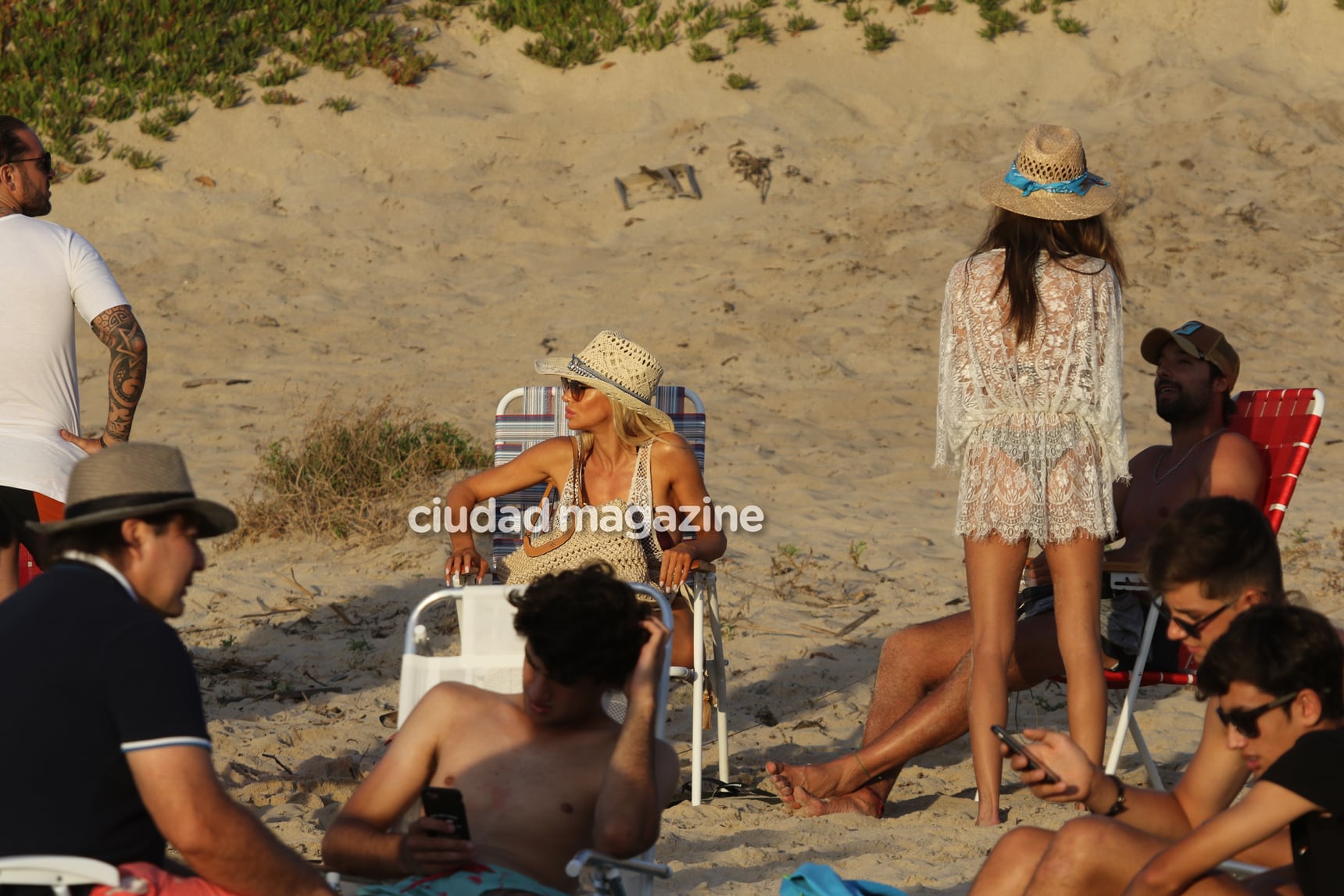 Las fotos de la tarde de playa de Luciana Salazar en Punta del Este. (Foto: GM Press)