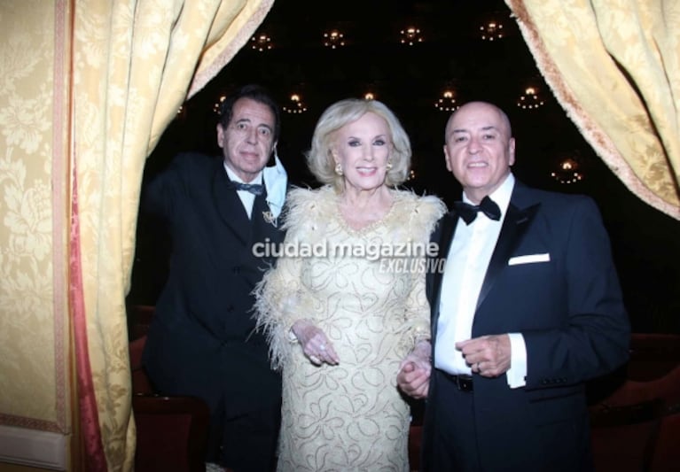 Las fotos de Mirtha Legrand, Juana Viale, Martín Redrado y su novia en el Teatro Colón: los looks más glamorosos 