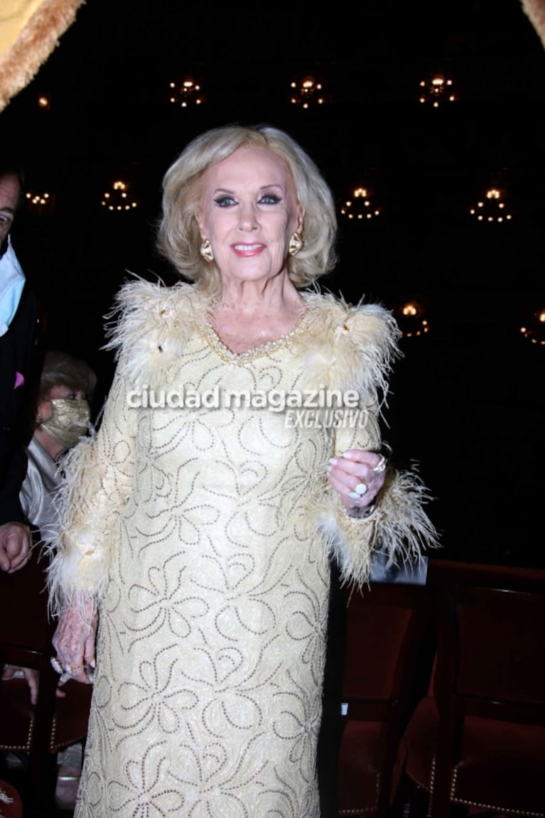 Las fotos de Mirtha Legrand, Juana Viale, Martín Redrado y su novia en el Teatro Colón: los looks más glamorosos 