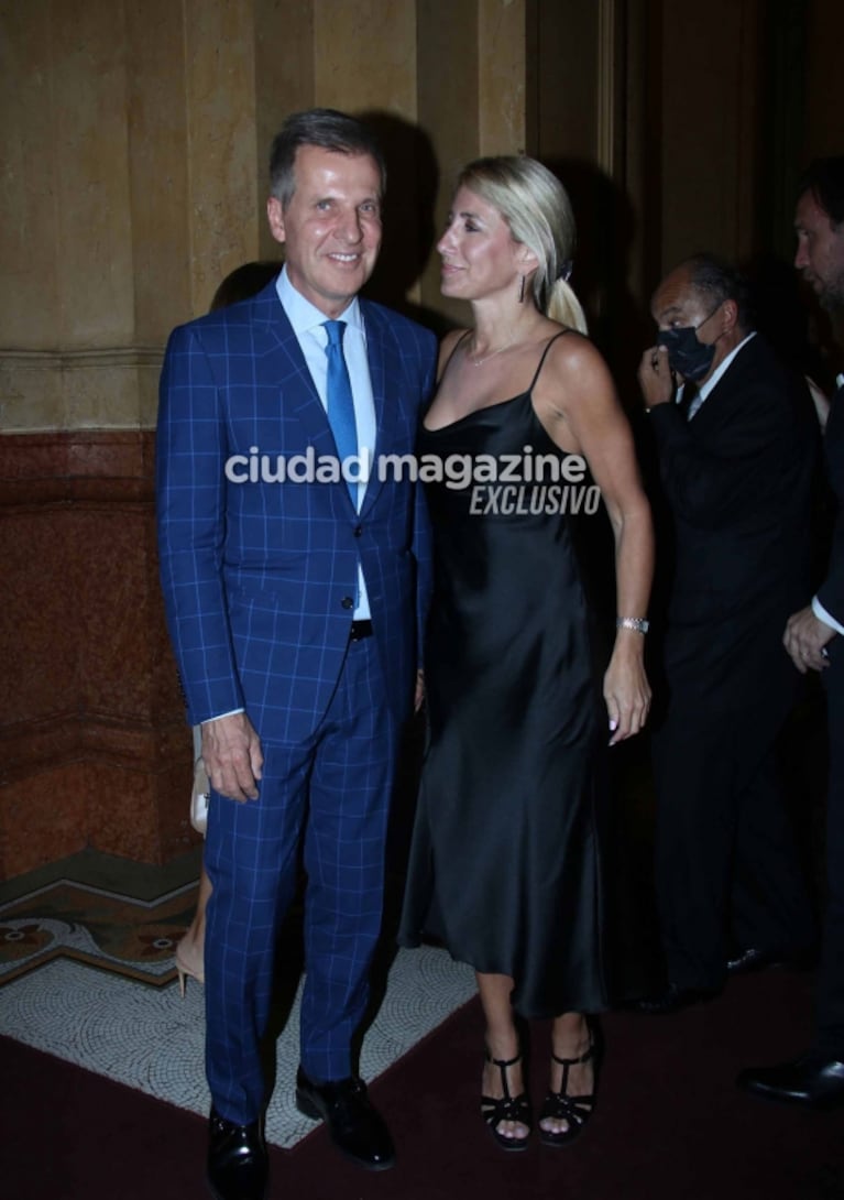 Las fotos de Mirtha Legrand, Juana Viale, Martín Redrado y su novia en el Teatro Colón: los looks más glamorosos 