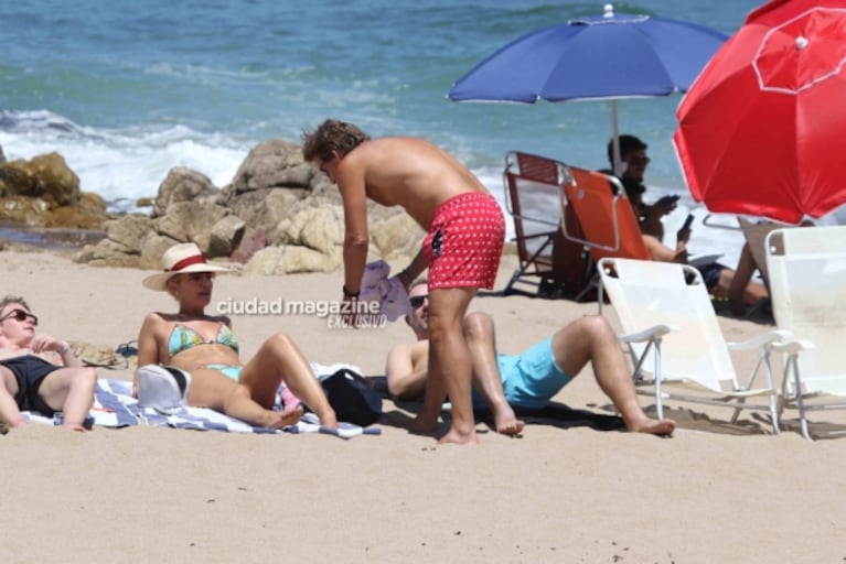 Las fotos de Valeria Mazza con Alejandro Gravier, sus hijos y amigos en las playas de Punta del Este 