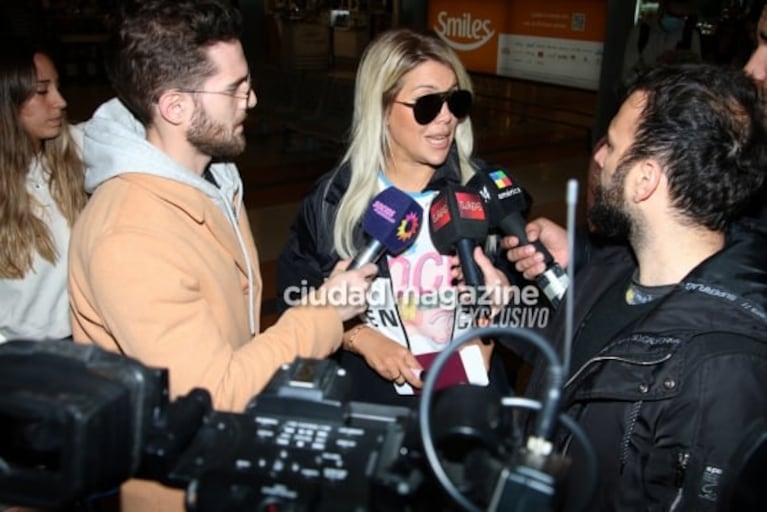 Las fotos de Wanda Nara dejando el país tras la versión de crisis con Mauro Icardi y el escándalo con su empleada