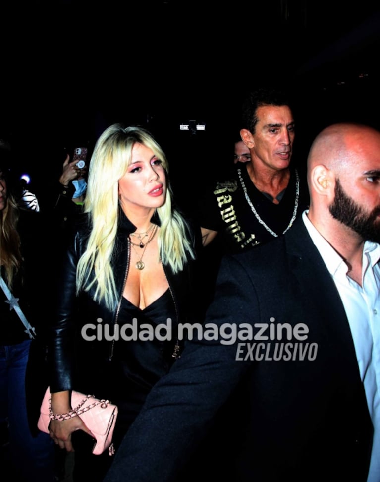 Las fotos de Wanda Nara y L-Gante envueltos en un escándalo en pleno evento: peleas y polémica con la prensa