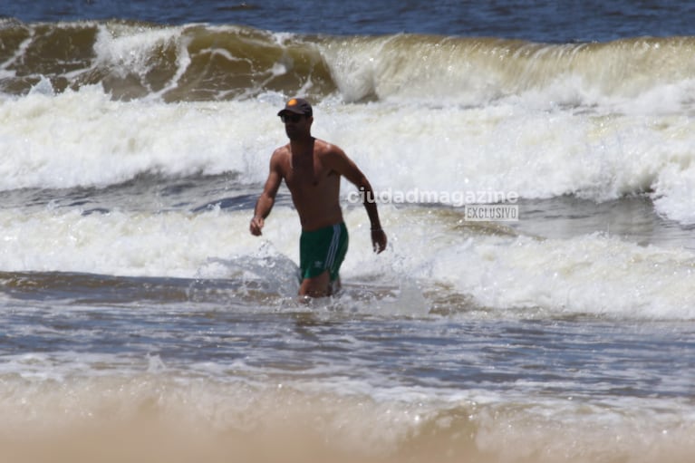 Las fotos de Zaira Nara y Facundo Pieres juntos en la playa, en medio de los rumores de embarazo