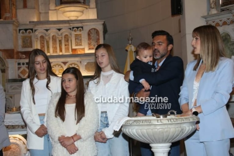 Las fotos del bautismo de Luca, el hijo de Fabián Cubero y Mica Viciconte