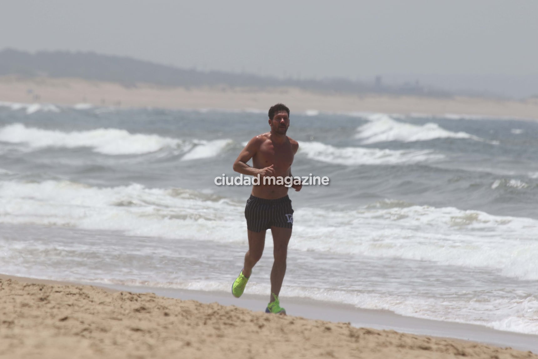 Las fotos del Cholo Simeone y Carla Pereyra, en familia en las playas de José Ignacio. Foto: GM Press