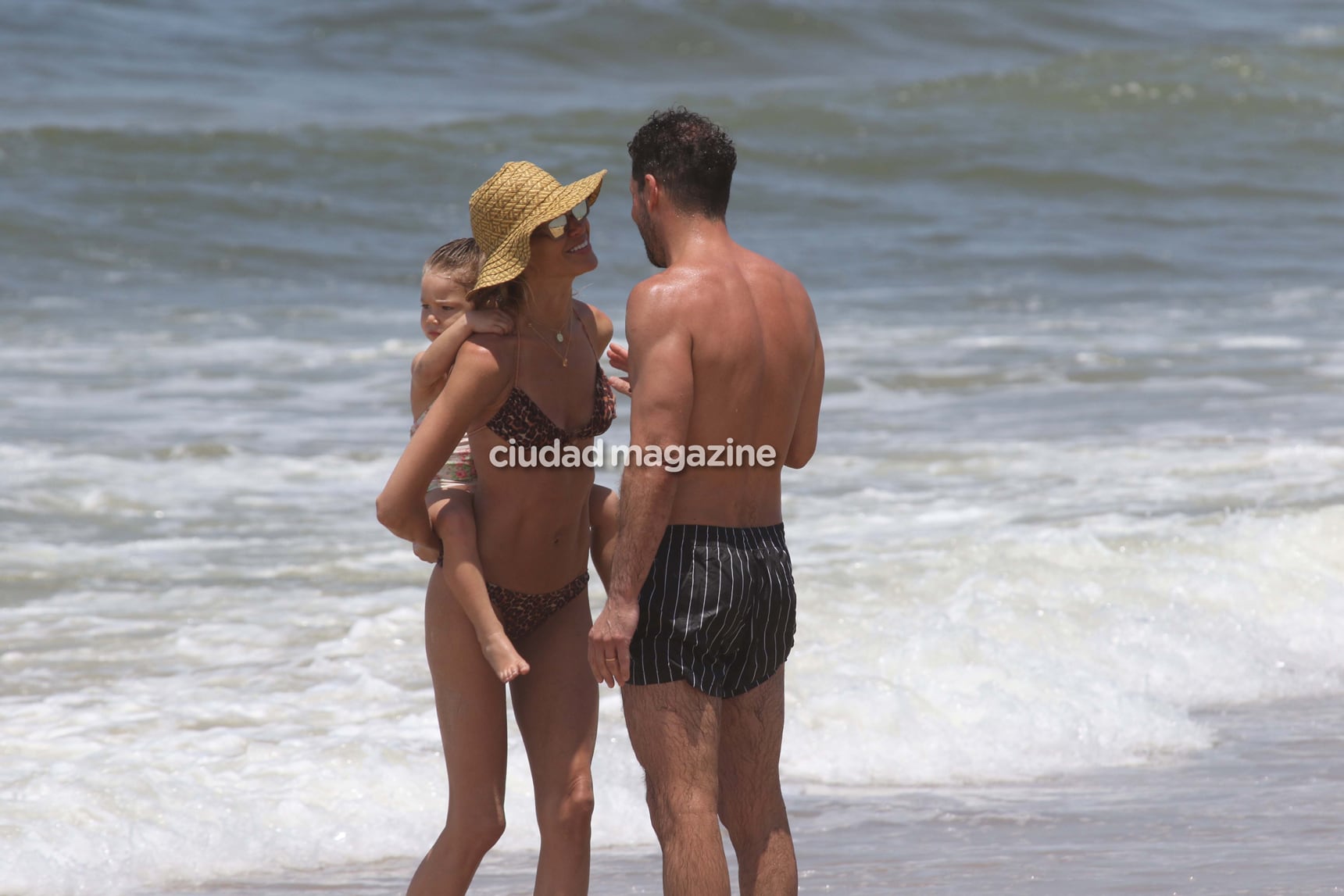 Las fotos del Cholo Simeone y Carla Pereyra, en familia en las playas de José Ignacio. Foto: GM Press