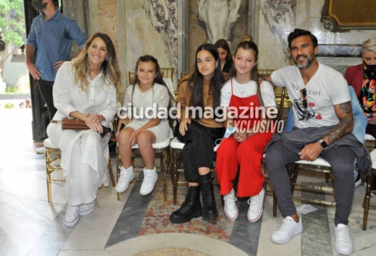 Las fotos del debut de Indiana Cubero como modelo: Nicole Neumann, Fabián Cubero y Mica Viciconte estuvieron allí para apoyarla