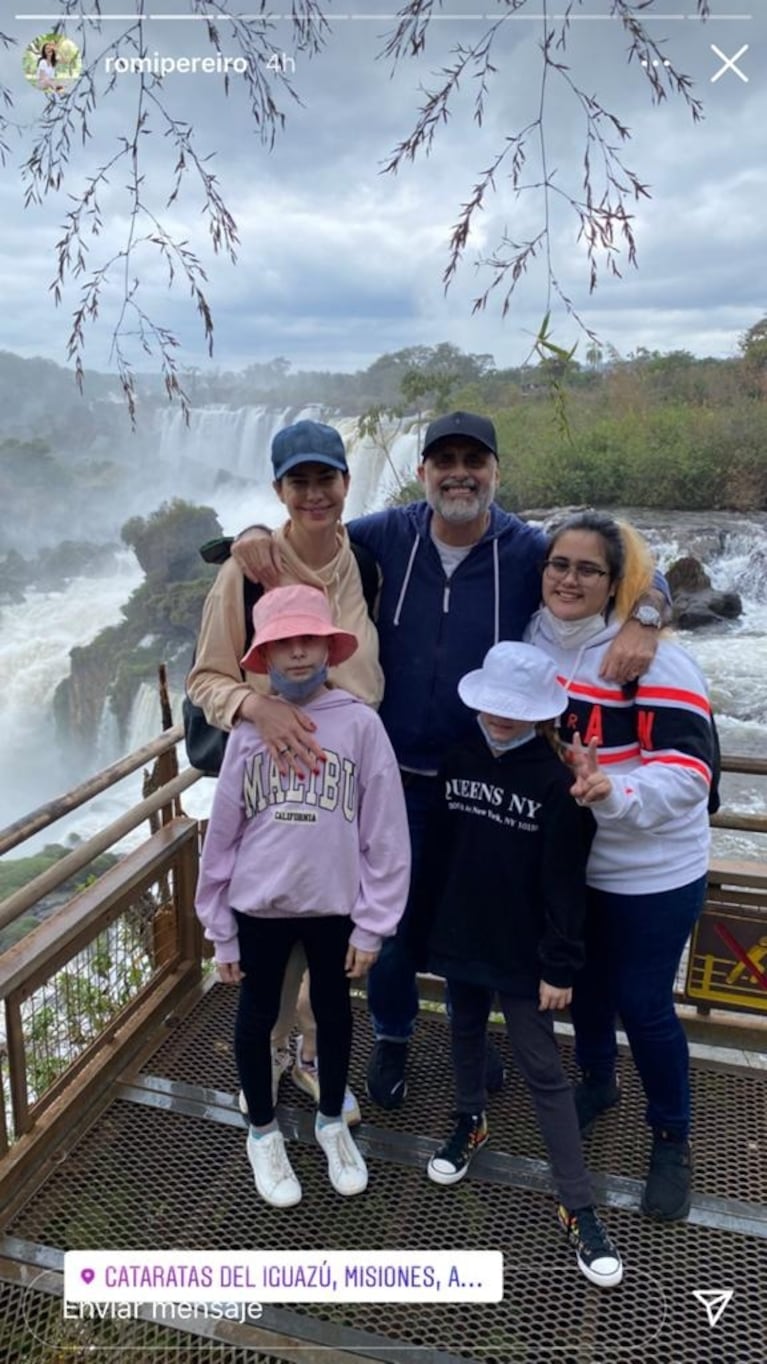 Las fotos del divertido viaje familiar de Jorge Rial y Romina Pereiro a las Cataratas del Iguazú