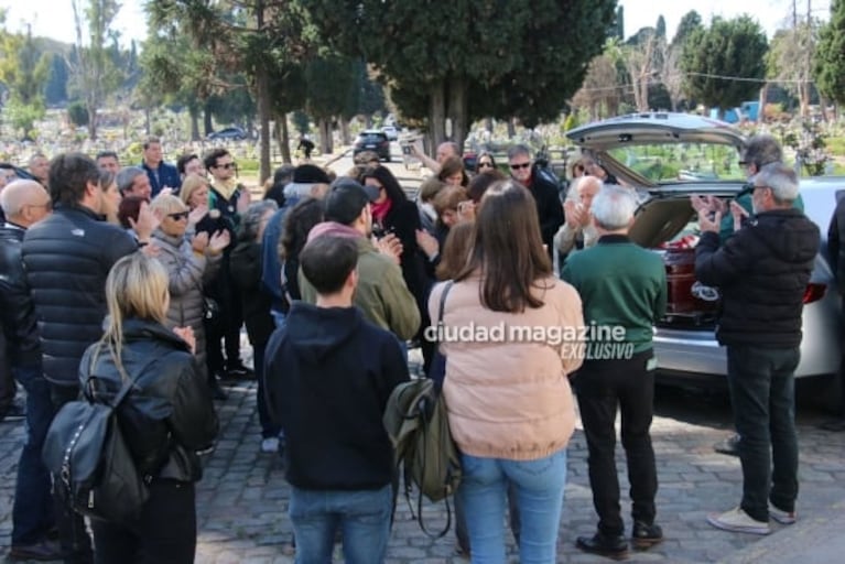 Las fotos del doloroso último adiós de los famosos a Lino Patalano